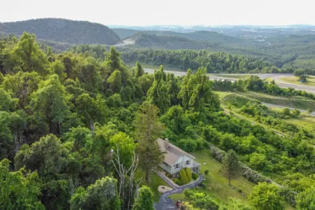 e74d08de 0d07 40fa 8bf9 420544970e2b